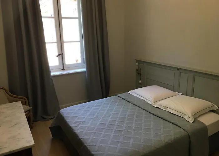 B&B Maison d'Hôtes - Château de Jouques Gémenos